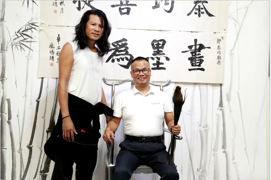 CDWK必威betway官方·设计部的小伙伴们拜访画行者郑泰均老师