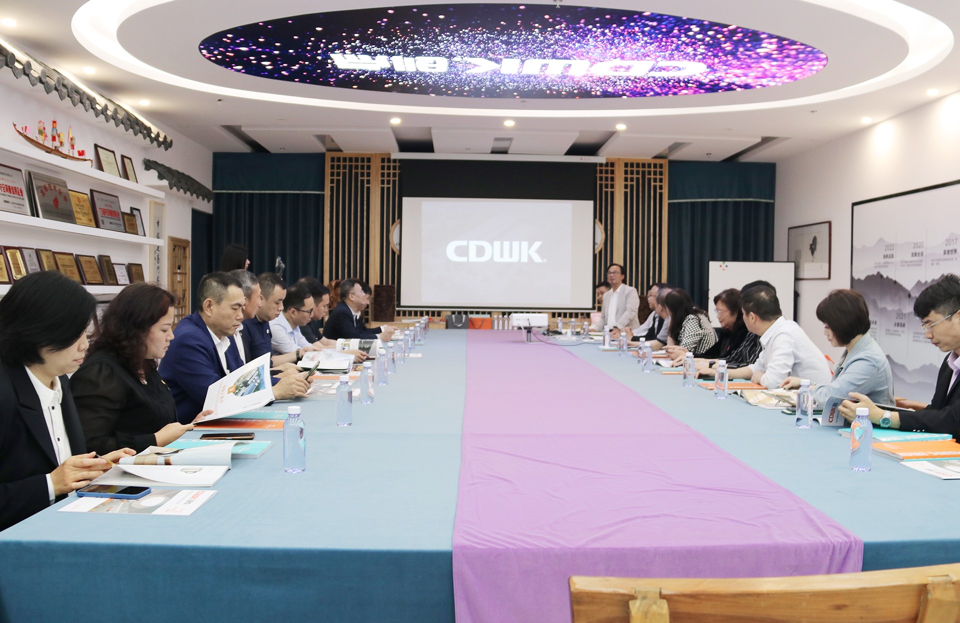 热烈欢迎深圳市饭店业协会会员单位领导莅临必威betway官方指导交流!